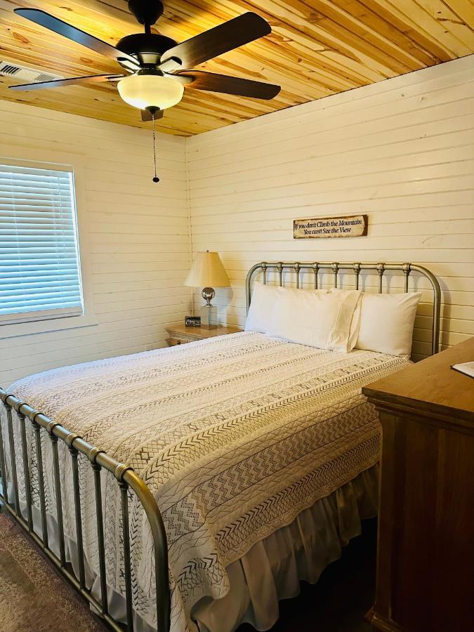 Knotty Squirrel Cabins Mountain View Dış mekan fotoğraf